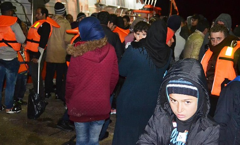 Лодка с мигрантами перевернулась у берегов Турции