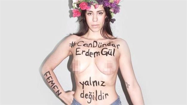 FEMEN поддержало заключенных турецких журналистов