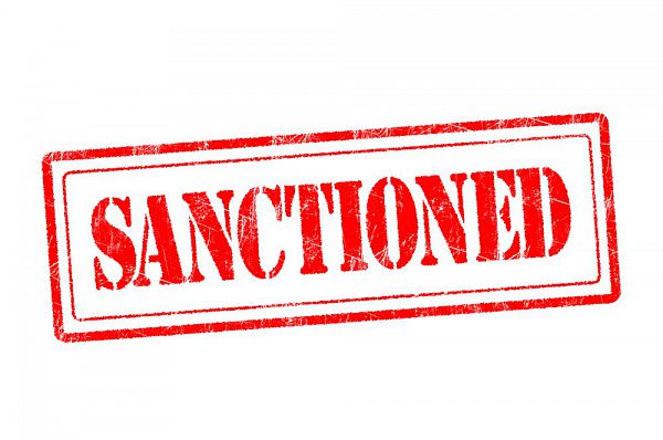 Под новые санкции попадут гостиничный бизнес, деревообработка и авиаперсонал