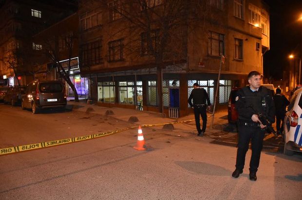 Вечерняя стрельба по стамбульским кафе продолжается