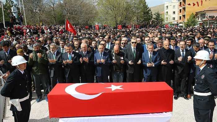 Эрдоган посетил похороны спецназовца