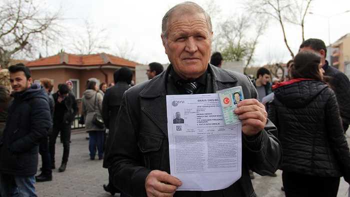 72-летний житель Турции намерен поступить в университет