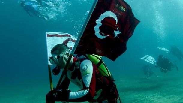 Турецкий аквалангист собирается побить мировой рекорд