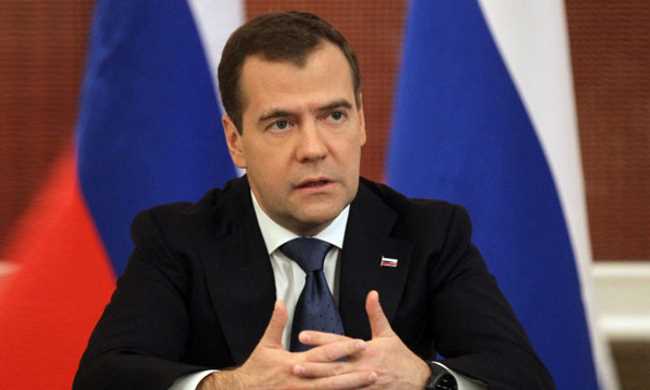 Медведев поручил за неделю согласовать чартеры
