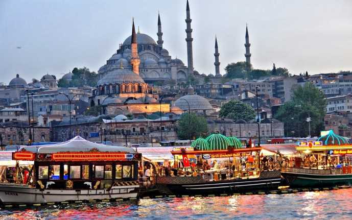 Стамбул теряет туристов, несмотря на низкие цены