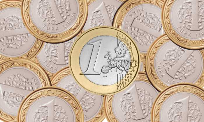Евро бьет исторический рекорд: 8 лир