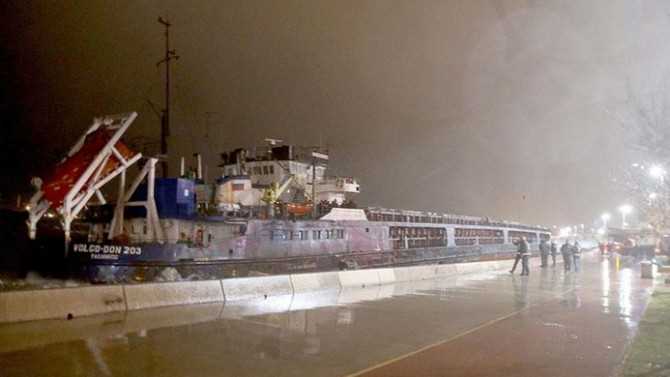 Шторм прибил к берегам Стамбула российское судно