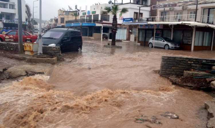 Бодрум страдает от наводнения