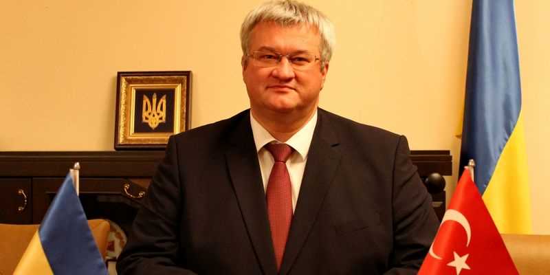 Посол: «В отелях должны быть украинские телеканалы»