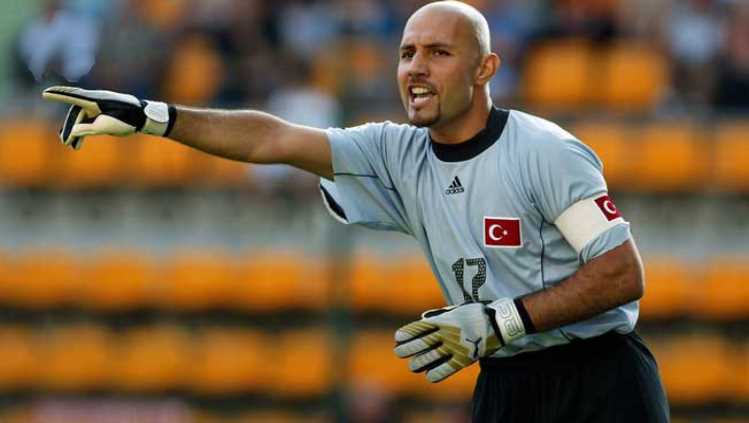 Голкипер сборной Турции арестован за связи с FETÖ