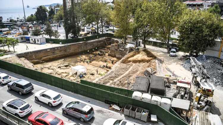 Археологи остановили строительство станции метро «Бешикташ»