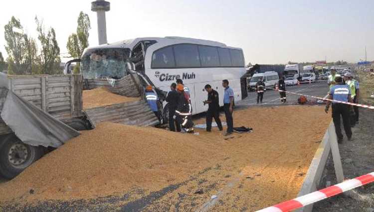 ДТП с участием автобуса в Анкаре: 3 погибших