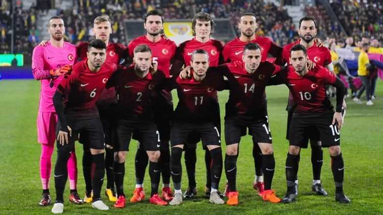 Обновленная сборная Турции оказалась слабее Румынии