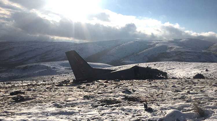 Крушение военного самолета в Ыспарте: 3 погибших