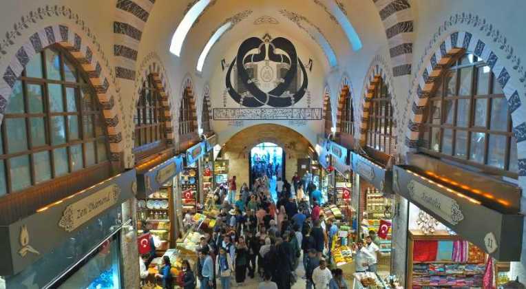 Стамбул рад видеть обновленный Египетский базар