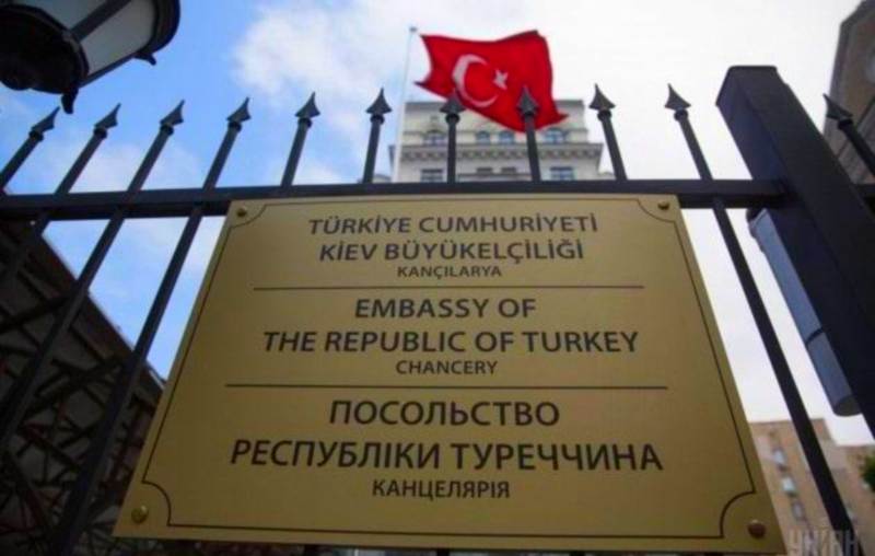 Посольство Турции в Украине вернулось в Киев