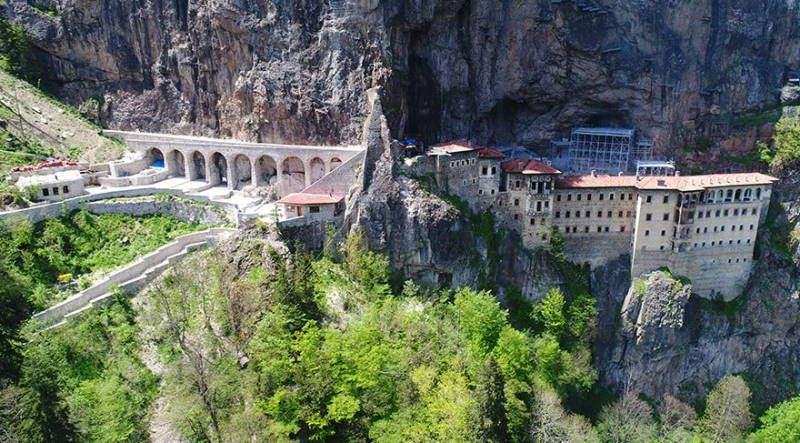 Монастырь Сумела закрывается до февраля 2021