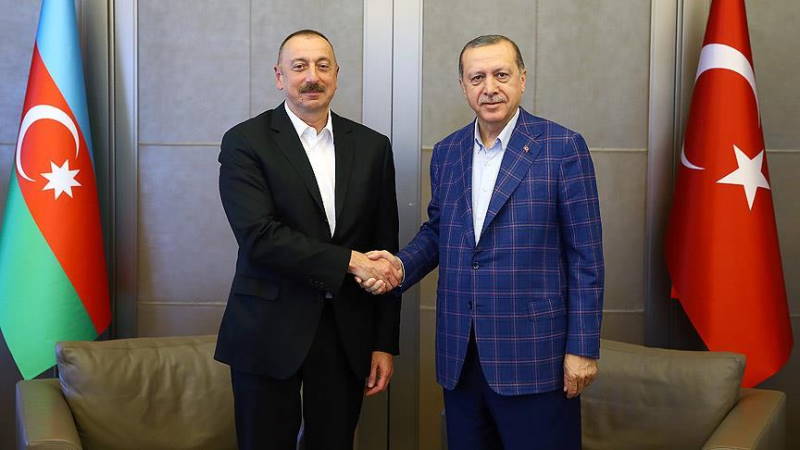 Эрдоган провел телефонный разговор с Алиевым