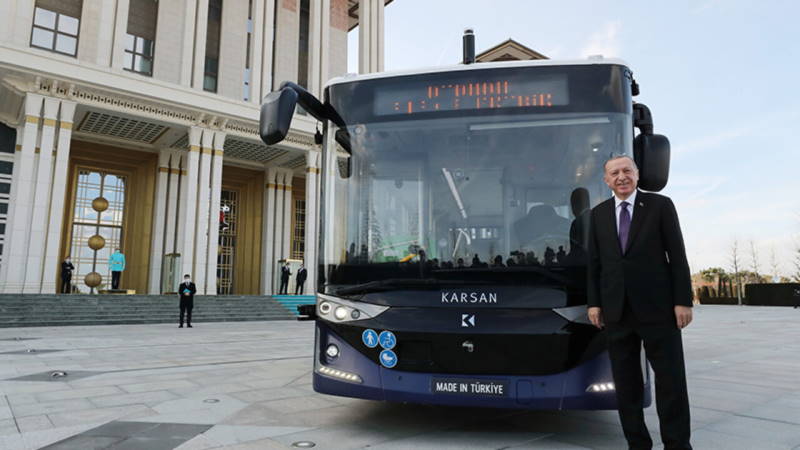 Эрдоган протестировал первый беспилотный электробус