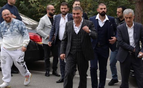 Ордер на арест Седата Пекера и связи с FETÖ