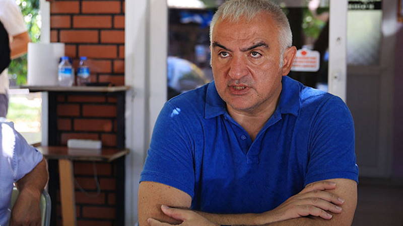 Министр Эрсой: 93% работников отелей Турции вакцинированы