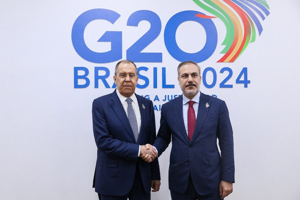 Главы МИД Турции и России встретились в Бразилии на полях саммита G20