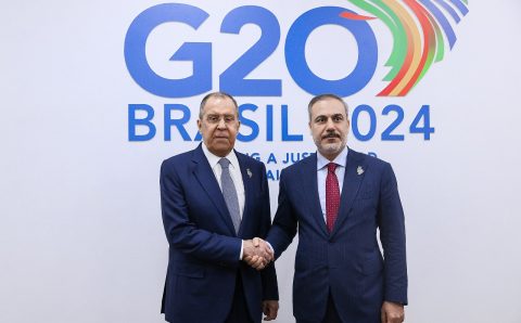 Главы МИД Турции и России встретились в Бразилии на полях саммита G20