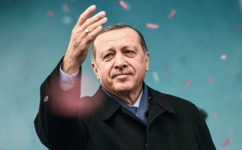 Эрдоган не смог сдержать эмоций от клипа, посвященного его 70-летию